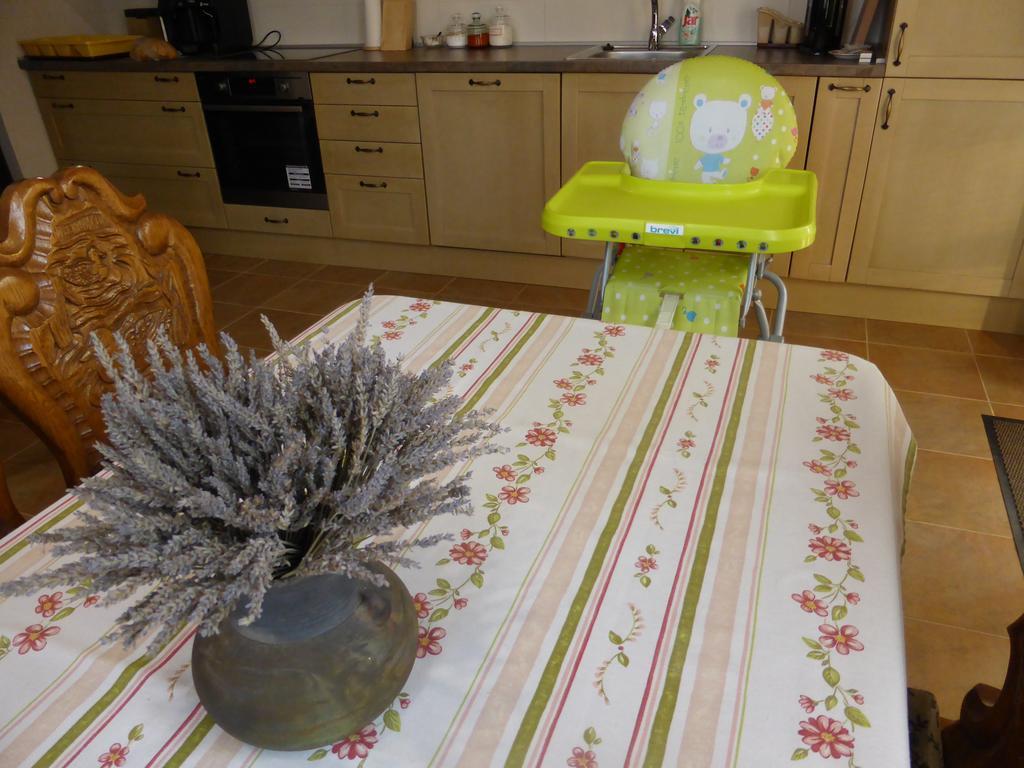 Tuendergyoengye Apartmanhaz Зирц Экстерьер фото