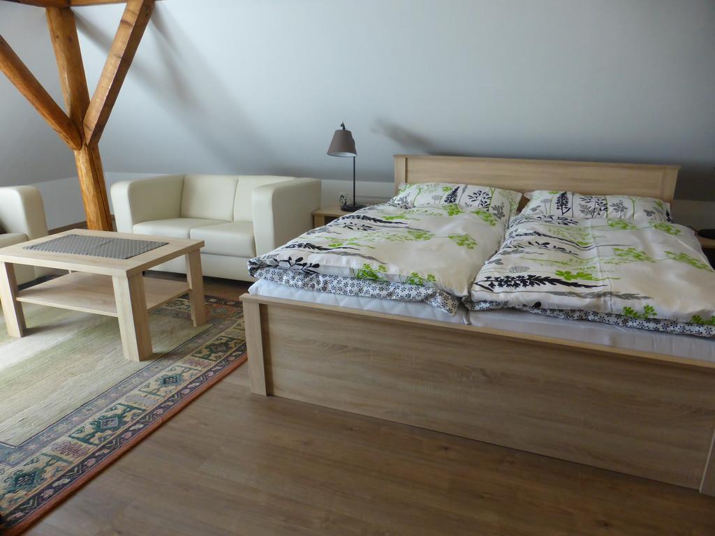 Tuendergyoengye Apartmanhaz Зирц Экстерьер фото